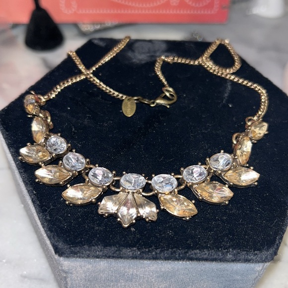 Coastal Neutrals Palm Leaves Statement Necklace-Boutique - Picture 5 of 10